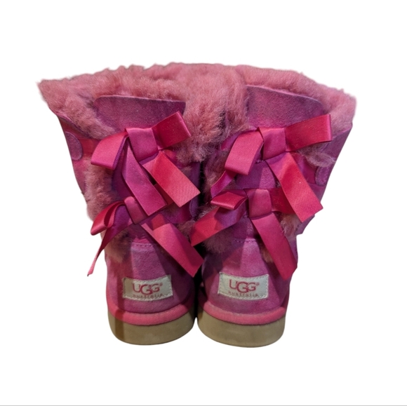 UGG Kids Bailey Bow II Boot Pink Size 4 Colorful Girly - Picture 2 of 8